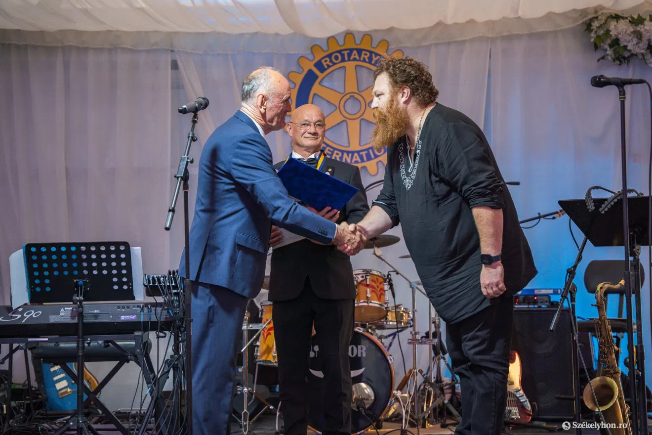 Premiul Rotary – pentru servicii în folosul comun